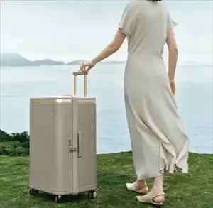 古代ローマの柱をモチーフにしたエレガントな大型スーツケース ECHOLAC DYNASTY ダイナスティ Lサイズ